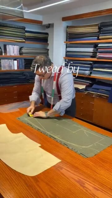 Porque siempre es tiempo de hacerlo a TU manera 🧵🪡

#sastreria #chile #blazer #tweed #vitacura #trad #sastrería #moda #tailored #menswear