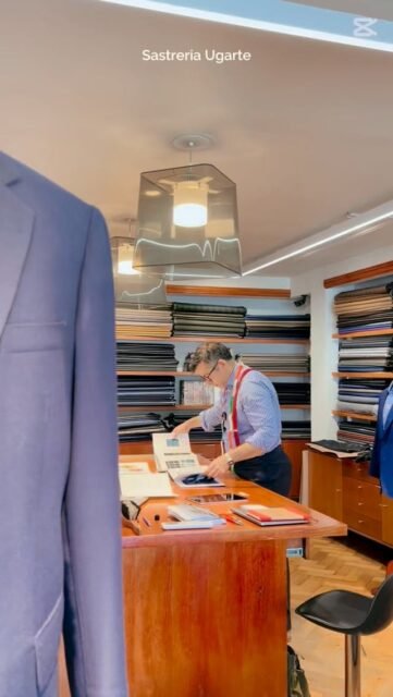 Un poco de esta semana 🪡🧵

#sastre #sastreria #chile #vitacura #blazer #trad #amedida #familybusiness